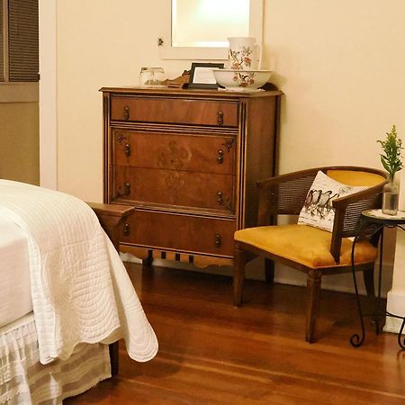 Lady Geneva Bed & Breakfast Medford Esterno foto