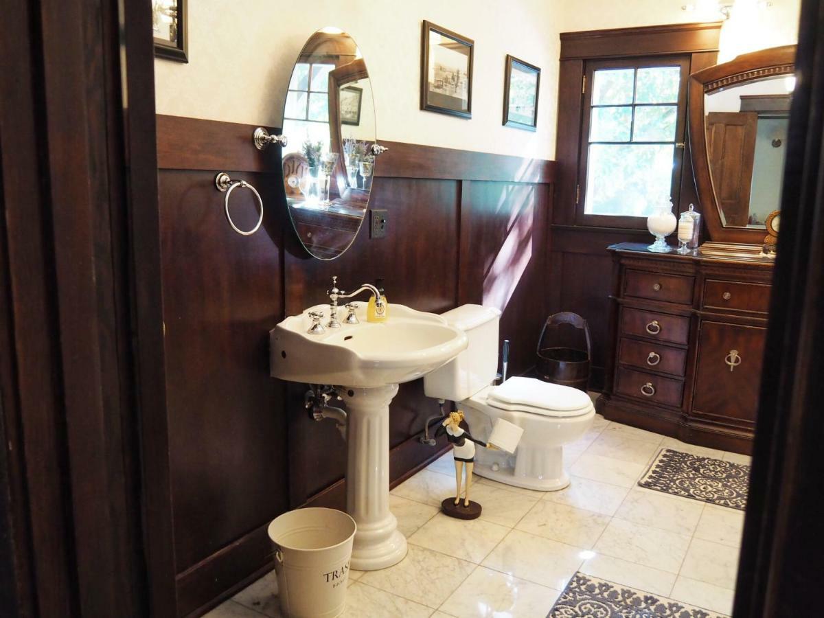 Lady Geneva Bed & Breakfast Medford Esterno foto