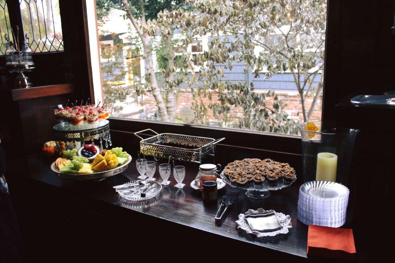 Lady Geneva Bed & Breakfast Medford Esterno foto